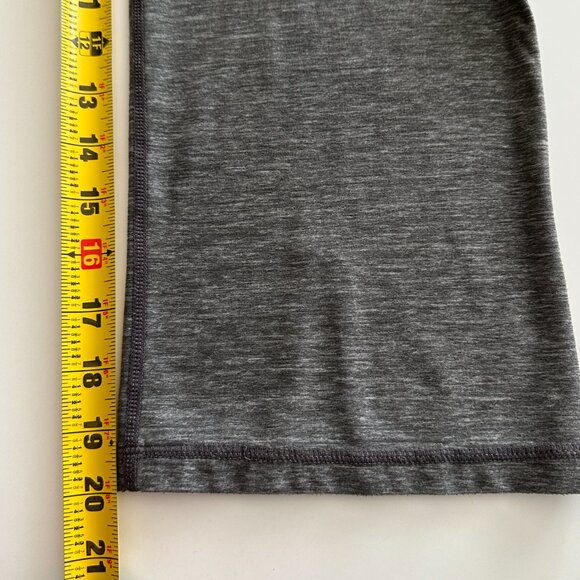 Lululemon Athletica - Size 6 - Gray and Red Capri Loose Fit Pants - Picture 5 of 8